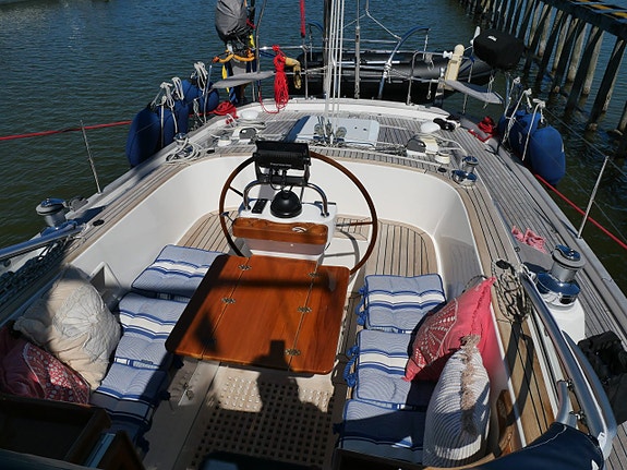 Hallberg Rassy 43 7 of 24