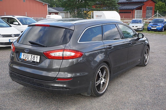 Ford Mondeo 2 of 8