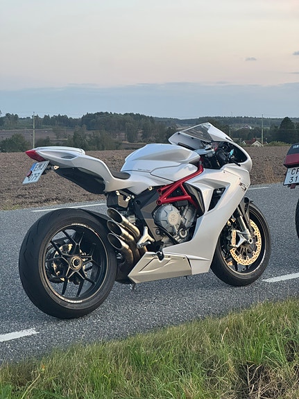 MV Agusta F3 675 3 of 3