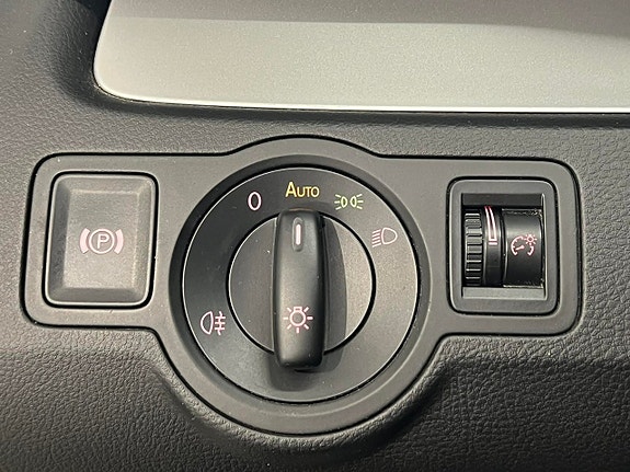 Volkswagen Passat 14 of 26