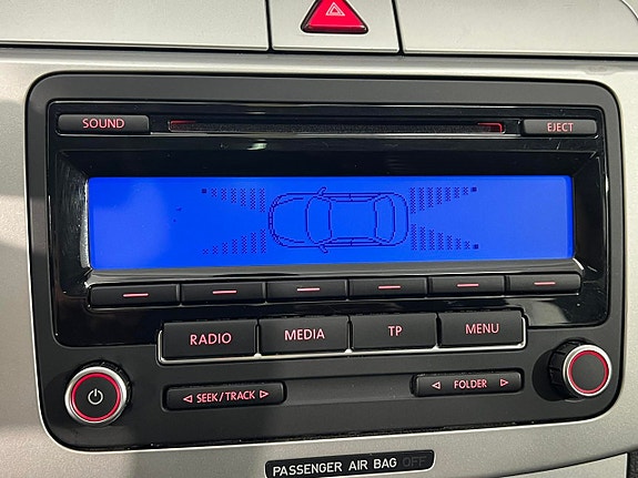 Volkswagen Passat 16 of 26