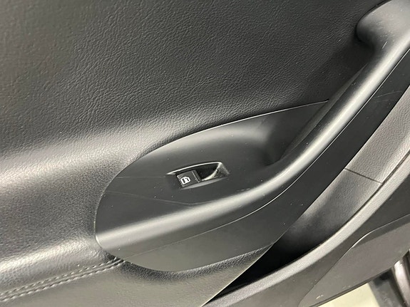 Volkswagen Passat 24 of 26