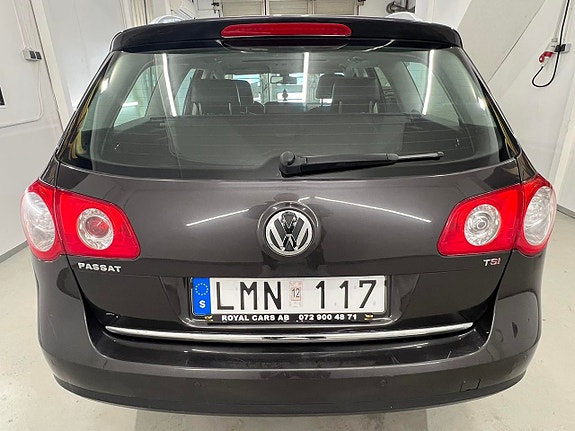 Volkswagen Passat 5 of 26