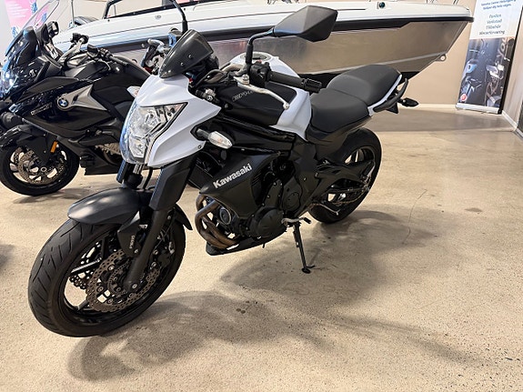 Kawasaki ER-6 ABS 2 of 4