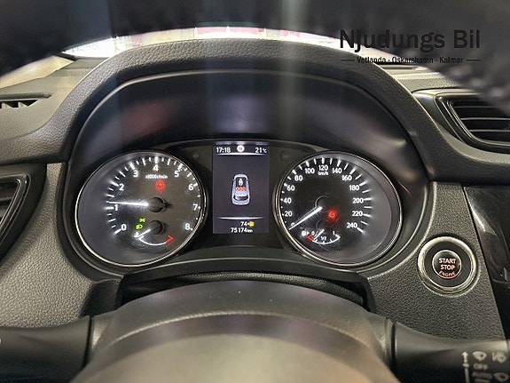 Nissan X-Trail 8 of 14