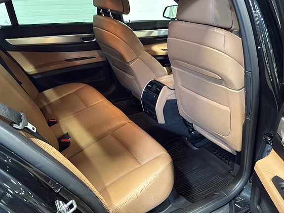 BMW 730 16 of 24
