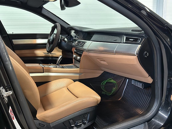 BMW 730 14 of 24