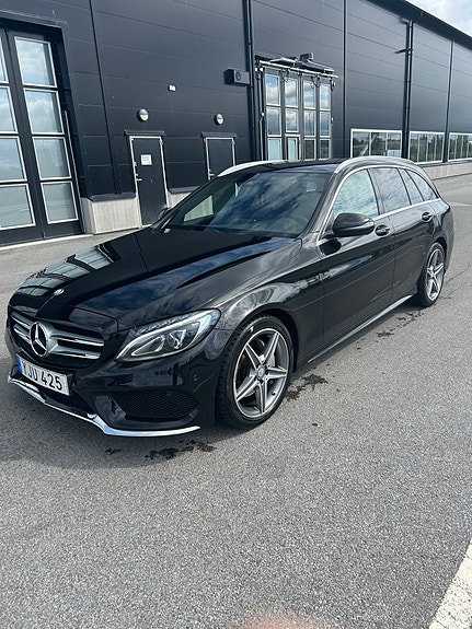 Mercedes-Benz C220 2 of 6
