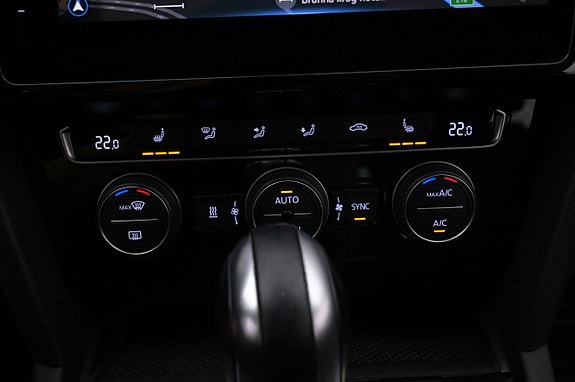Volkswagen Passat 22 of 27