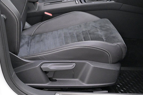 Volkswagen Passat 13 of 27