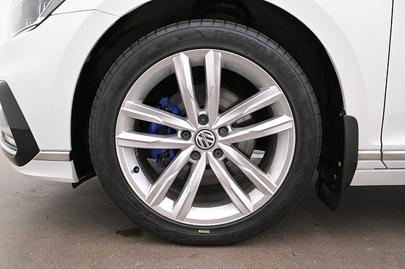 Volkswagen Passat 27 of 27