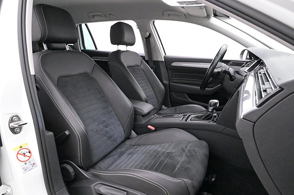 Volkswagen Passat 12 of 27