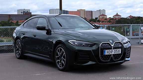 BMW i4 2 of 16