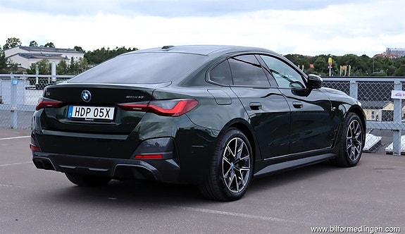 BMW i4 3 of 16