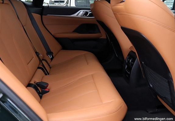 BMW i4 7 of 16