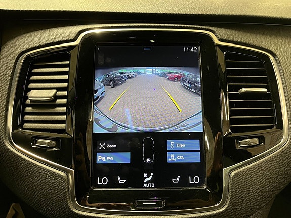 Volvo XC90 22 of 26