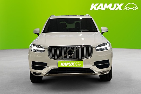 Volvo XC90 6 of 26