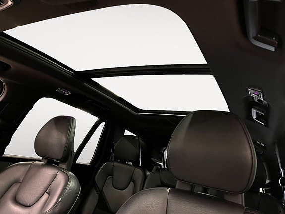Volvo XC90 9 of 26