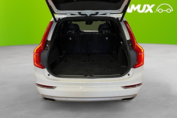 Volvo XC90 15 of 26