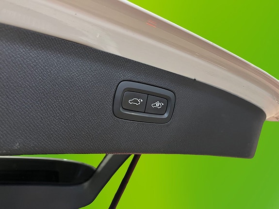 Volvo XC90 16 of 26