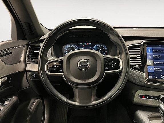 Volvo XC90 12 of 26