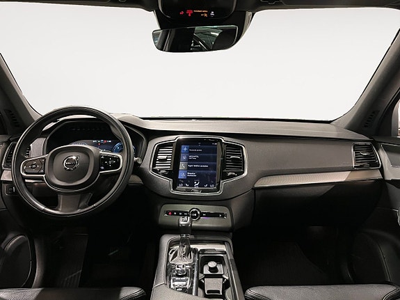 Volvo XC90 11 of 26