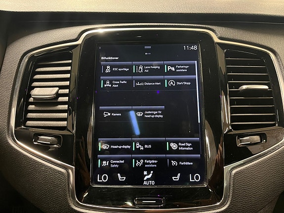 Volvo XC90 24 of 26