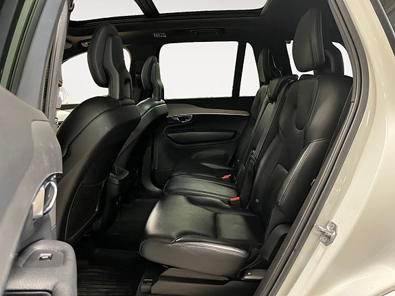 Volvo XC90 13 of 26