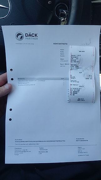 Mercedes-Benz E320 8 of 8
