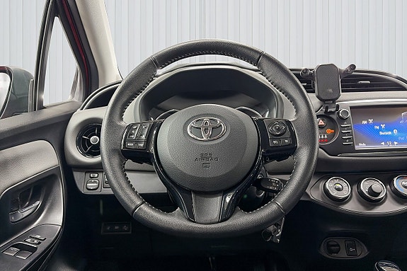 Toyota Yaris 13 of 20