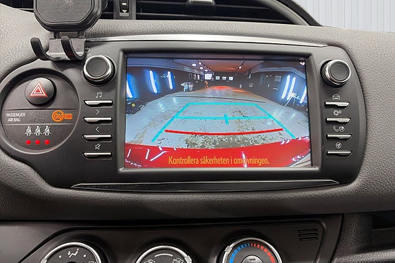 Toyota Yaris 12 of 20