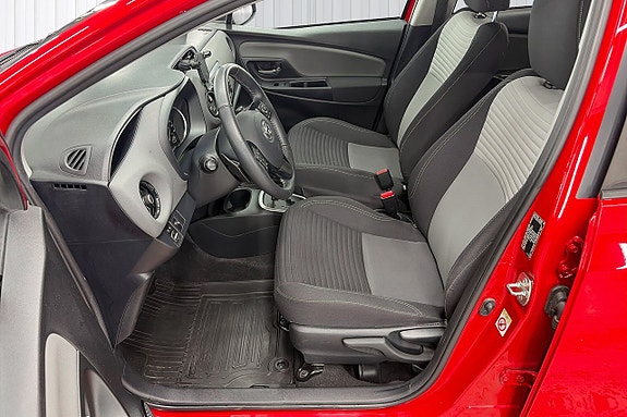 Toyota Yaris 16 of 20