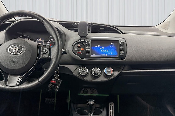 Toyota Yaris 11 of 20