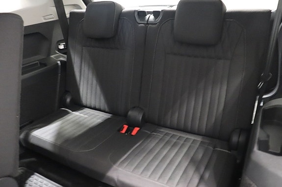 Volkswagen Tiguan Allspace 9 of 11