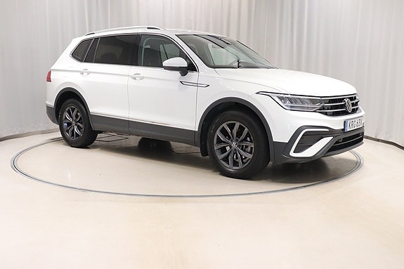 Volkswagen Tiguan Allspace 3 of 11