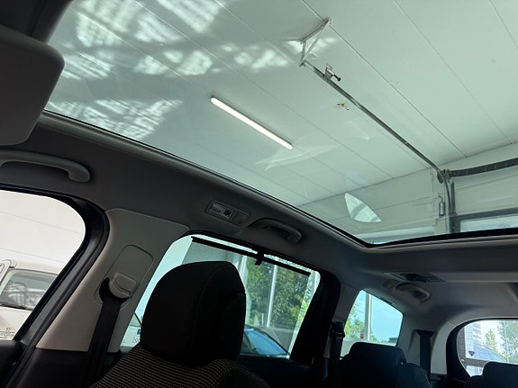 Peugeot 5008 17 of 19
