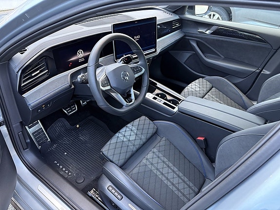 Volkswagen Passat 8 of 11