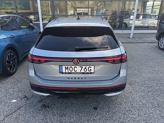 Volkswagen Passat 6 of 11