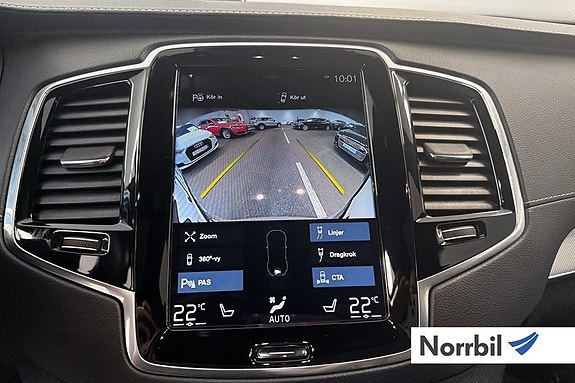 Volvo XC90 11 of 20