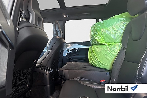 Volvo XC90 16 of 20