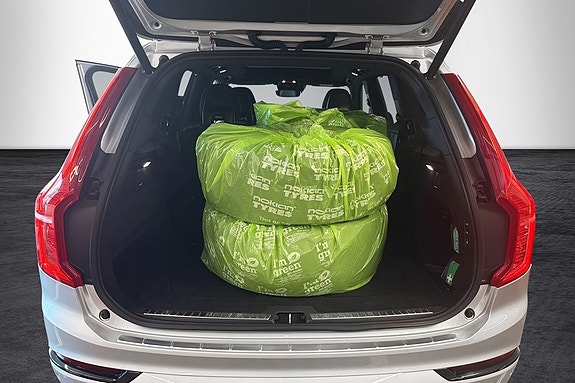 Volvo XC90 18 of 20