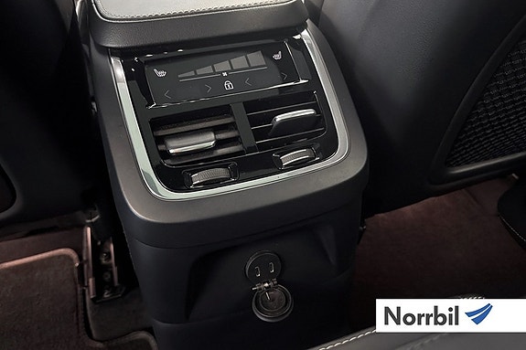 Volvo XC90 17 of 20