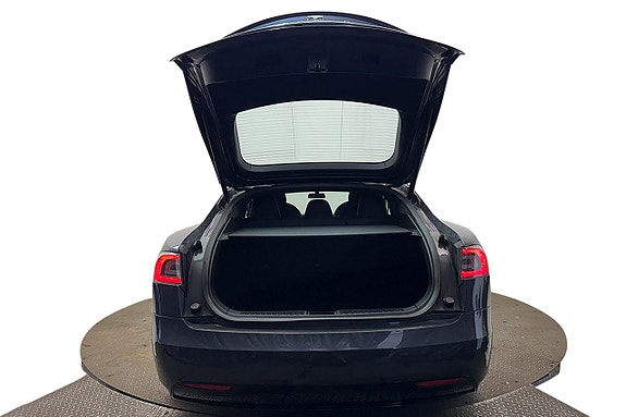 Tesla Model S 8 of 30