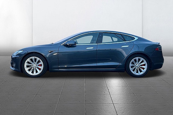 Tesla Model S 10 of 13
