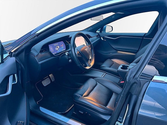 Tesla Model S 11 of 13