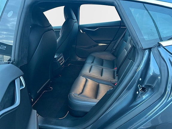 Tesla Model S 12 of 13