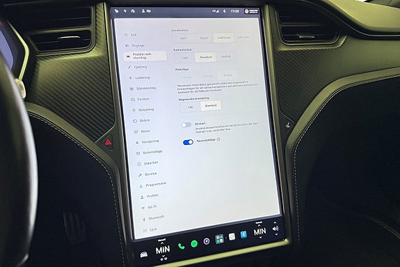 Tesla Model S 27 of 30