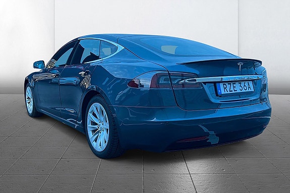 Tesla Model S 9 of 13