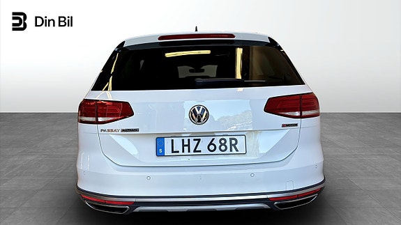 Volkswagen Passat Alltrack 5 of 13