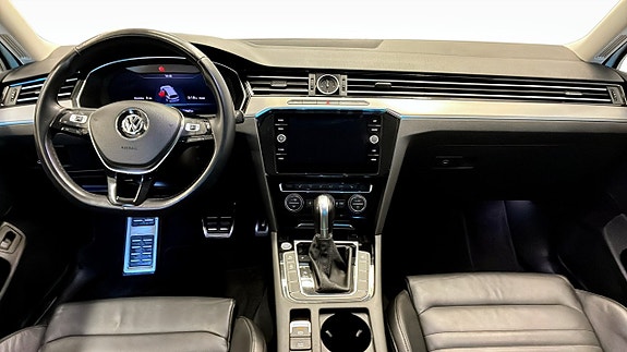 Volkswagen Passat Alltrack 10 of 13